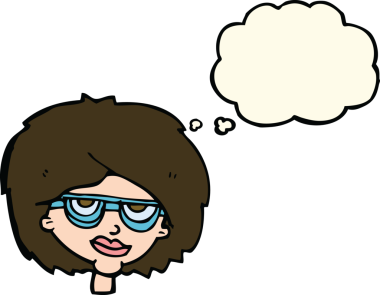 Bir insan tarafından çizilmiş düşünce balonlu gözlük takan çizgi film kadını.