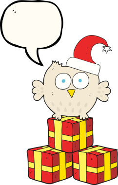 Bir insan tarafından çizilmiş noel şapkası giyen küçük baykuş.