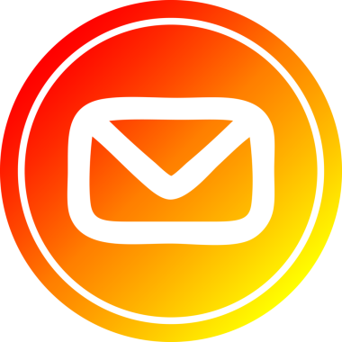 Bir insan tarafından çizilen sıcak gradyan bitiş ile zarf harfi dairesel simgesi