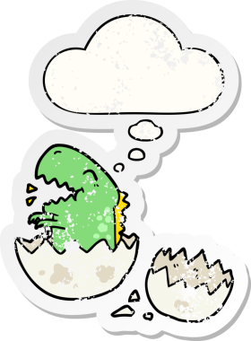 Düşünce baloncuğuyla yumurtadan çıkan çizgi film dinozoru insan tarafından çizilmiş yıpranmış bir çıkartma.