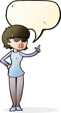 Bir insan tarafından çizilmiş konuşma balonlu gözlük takan çizgi film kadını.