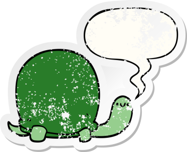 Konuşma baloncuğu olan sevimli karikatür kaplumbağası bir insan tarafından çizilmiş sıkıntılı eski bir çıkartma.