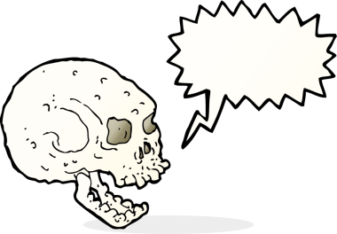 Bir insan tarafından çizilmiş konuşma baloncuğu olan karikatürümsü kafatası.