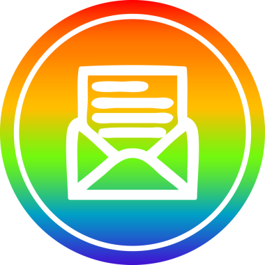 bir insan tarafından çizilmiş gökkuşağı gradyanı olan zarf harfli dairesel simge