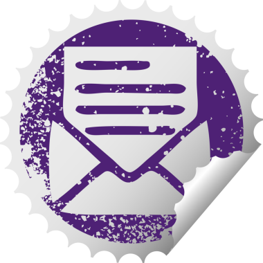 Bir insan tarafından çizilmiş mektup ve zarfın derisi soyulmuş dairesel etiket sembolü.