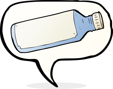 Bir insan tarafından çizilmiş konuşma balonlu su şişesi.