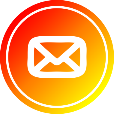 Bir insan tarafından çizilen sıcak gradyan bitiş ile zarf harfi dairesel simgesi