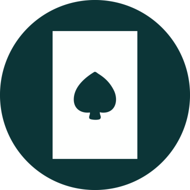 Bir insan tarafından çizilmiş maça asının ikonik dövme şekli