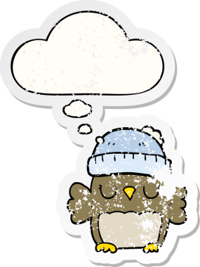 Düşünce baloncuklu şapkalı sevimli baykuş, bir insan tarafından çizilmiş yıpranmış bir çıkartma.