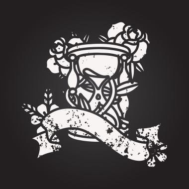 Tahta tebeşirle geleneksel siyah çizgi dövmesi bir saat bardakla ve bir insan tarafından çizilmiş çiçeklerle