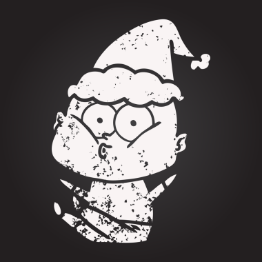 Tahta tebeşirle çizilmiş bir el çizimi. Bir insan tarafından çizilmiş Noel Baba şapkası takan kel bir adam.