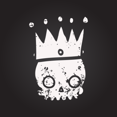 Tahta tebeşir karikatür kafatası ve insan tarafından çizilmiş taç.