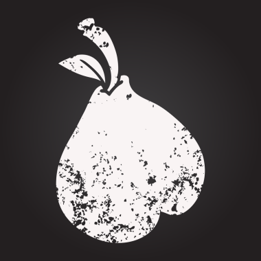 Karatahta tebeşirle çizilmiş sağlıklı armut insan tarafından çizilmiş.