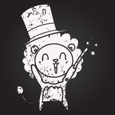 Bir insan tarafından çizilmiş kara tahta tebeşir gülen aslan çizgi filmi.