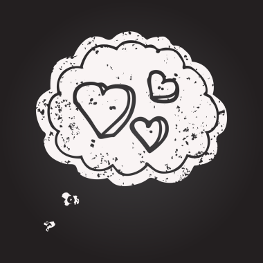 Tahta tebeşirle insan tarafından çizilmiş düşünce balonu karikatürü kalpleri.