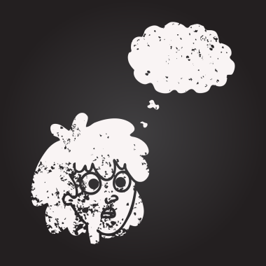 Tahta tebeşirle çizilmiş düşünce kabarcığı kadın yüzü bir insan tarafından çizilmiş.