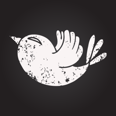 Karatahta tebeşirle insan tarafından çizilmiş kırmızı kuş.