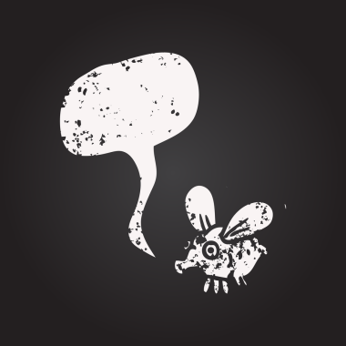 Tahta tebeşirle çizilmiş konuşma balonu sineği bir insan tarafından çizilmiş.