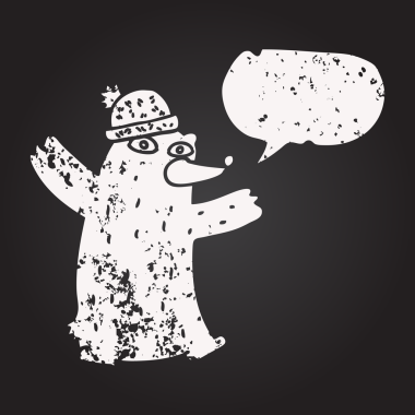 Tahta tebeşirle çizilmiş konuşma balonu çizgi film ayısı bir insan tarafından çizilmiş şapka giyiyor.