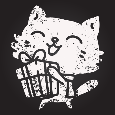 Karatahta tebeşirle çizilmiş mutlu küçük bir kedinin elinde bir insan tarafından çizilmiş noel hediyesi.