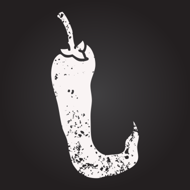 Karatahta tebeşiri bir insan tarafından çizilmiş kırmızı biber karikatürü