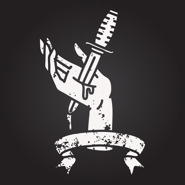 Karatahta tebeşirle geleneksel siyah çizgi dövmesi. Bir insan tarafından çizilmiş bir hançer pankartıyla.