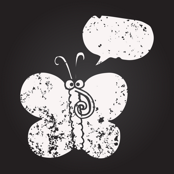Tahta tebeşirle çizilmiş konuşma balonu kelebeği bir insan tarafından çizilmiş.