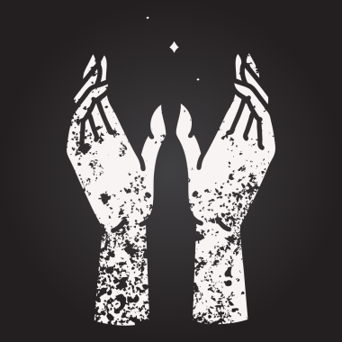 Kara tahta tebeşir dövmesi. Bir insan tarafından çizilmiş mistik eller.