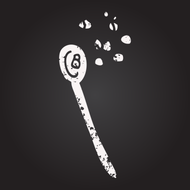 Tahta tebeşir, bir insanın çizdiği kaşığa çizgi film mısır gevreği çiziyor.