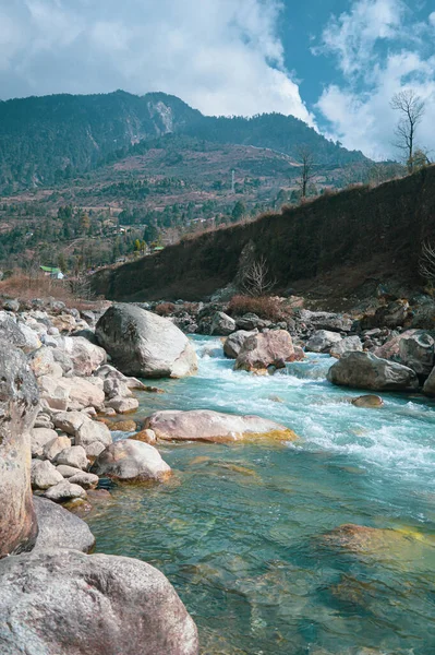 바위투성이의 시냇가의 로키히 계곡을 흐르고 있습니다 티스타 이미지 웨스트 벵골어 — 스톡 사진