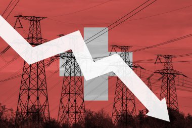 İsviçre 'nin elektrik hattı ve bayrağı. Enerji krizi. Küresel enerji krizi kavramı. Elektrik üretimi azaldı. Grafik oku düştü. Elektrik tüketiminde artış