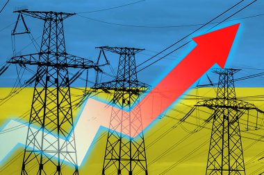 Ukrayna 'nın elektrik hattı ve bayrağı. Enerji krizi. Küresel enerji krizi kavramı. Elektrik tüketimini arttır. Çizelgedeki ok yukarı çıkıyor. Elektrik maliyeti artıyor