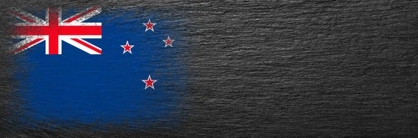 Yeni Zelanda Bayrağı Bayrak Siyah Taşın Üzerine Boyanmıştır Taş Zemin — Stok fotoğraf