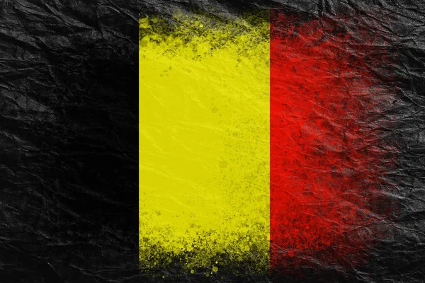 Флаг Бельгии Флаг Раскрашен Черной Скомканной Бумаге Бумажный Фон Текстурированный — стоковое фото