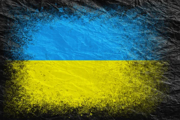 Bandiera Dell Ucraina Bandiera Dipinta Carta Sgualcita Nera Contesto Cartaceo — Foto Stock