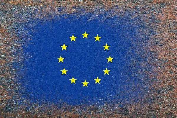 欧洲联盟的旗帜 旗帜涂在生锈的表面上 生锈的背景有结构的创作背景 — 图库照片