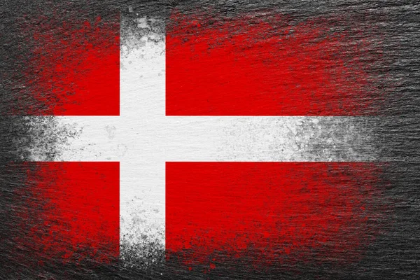 Dánská Vlajka Vlajka Namalovaná Černém Břidlicovém Kameni Kamenné Pozadí Texturované — Stock fotografie