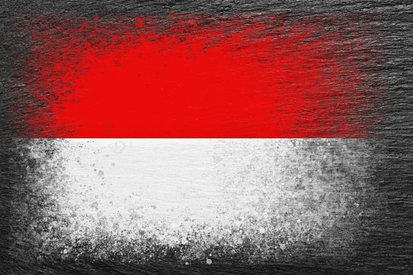 Flaga Monako Flaga Jest Pomalowana Czarnym Kamieniu Łupkowym Kamienne Tło — Zdjęcie stockowe
