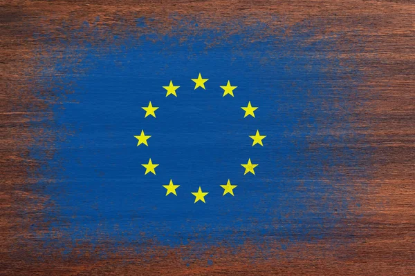 欧洲联盟的旗帜 旗子涂在木制表面上 木制背景 胶合板表面 有结构的创作背景 — 图库照片