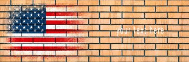 ABD bayrağı. Tuğla bir duvarda bayrak resmi. Tuğla. Uzayı kopyala Yapılandırılmış yaratıcı arkaplan
