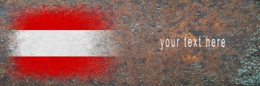 Avusturya bayrağı. Paslı yüzeyde bayrak resmi. Paslı arka plan. Mesaj için yer var. Yapılandırılmış yaratıcı arkaplan