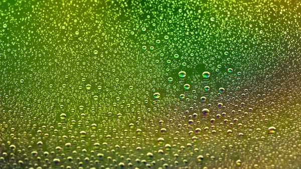 点滴的水摘要梯度背景 彩色下降纹理 绿色梯度 高度纹理的图像 地面的浅水区 有选择的软重点 — 图库照片