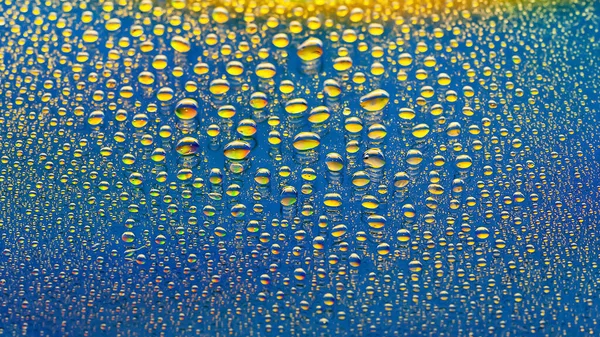 Wassertropfen Hintergrund Des Abstrakten Gefälles Farbige Tropftextur Blau Gelbes Gefälle — Stockfoto