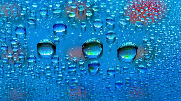 Wassertropfen Abstrakter Nasser Hintergrund Farbige Makrotextur Fällt Schillerndes Gefälle Schwer — Stockfoto