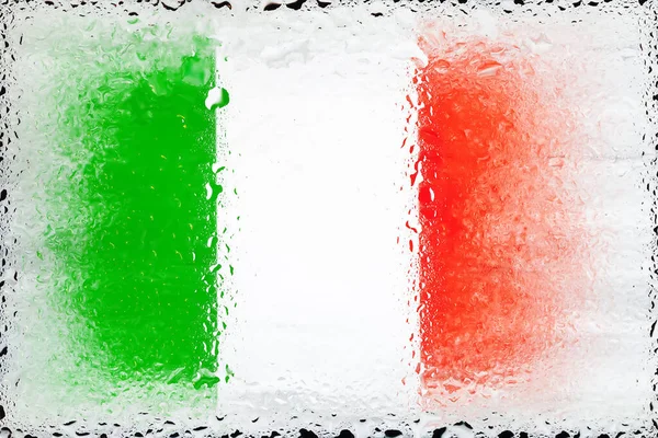 イタリア国旗 水の落下の背景にイタリアの旗 雨滴でフラグを立てます ガラスにスプラッシュ 要旨の背景 — ストック写真