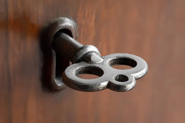 Αρχαίο Κλειδί Παλιό Κλειδί Στην Κλειδαρότρυπα Κλειδί Για Την Κλειδαριά — Φωτογραφία Αρχείου
