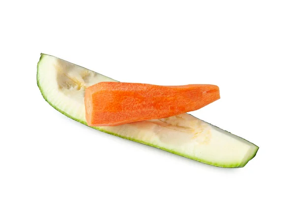 新鲜蔬菜 切碎的苏其尼和胡萝卜 从白色背景分离出来的蔬菜 — 图库照片