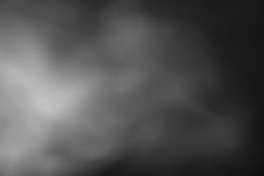 Puslu bir arkaplan. Soyut puslu yüzey. Duman dokusu. Odaklanmış buhar bulutu. Bulanık resim