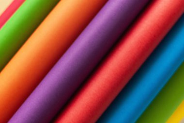 Kağıt dokusu. Renkli kağıt. Bir sıra boş renkli kâğıt. Yaratıcılık için soyut doku arkaplanı