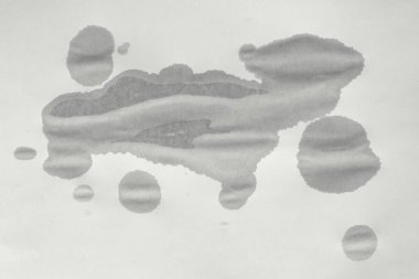 Kağıt üzerinde ıslak bir nokta. Boş ıslak kâğıt. Islak eski kağıt. Soyut doku